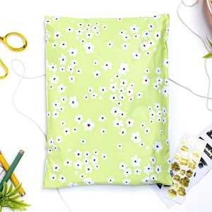 4 SETS LEFT! 🌸20 Bright green 10 x 13 inch